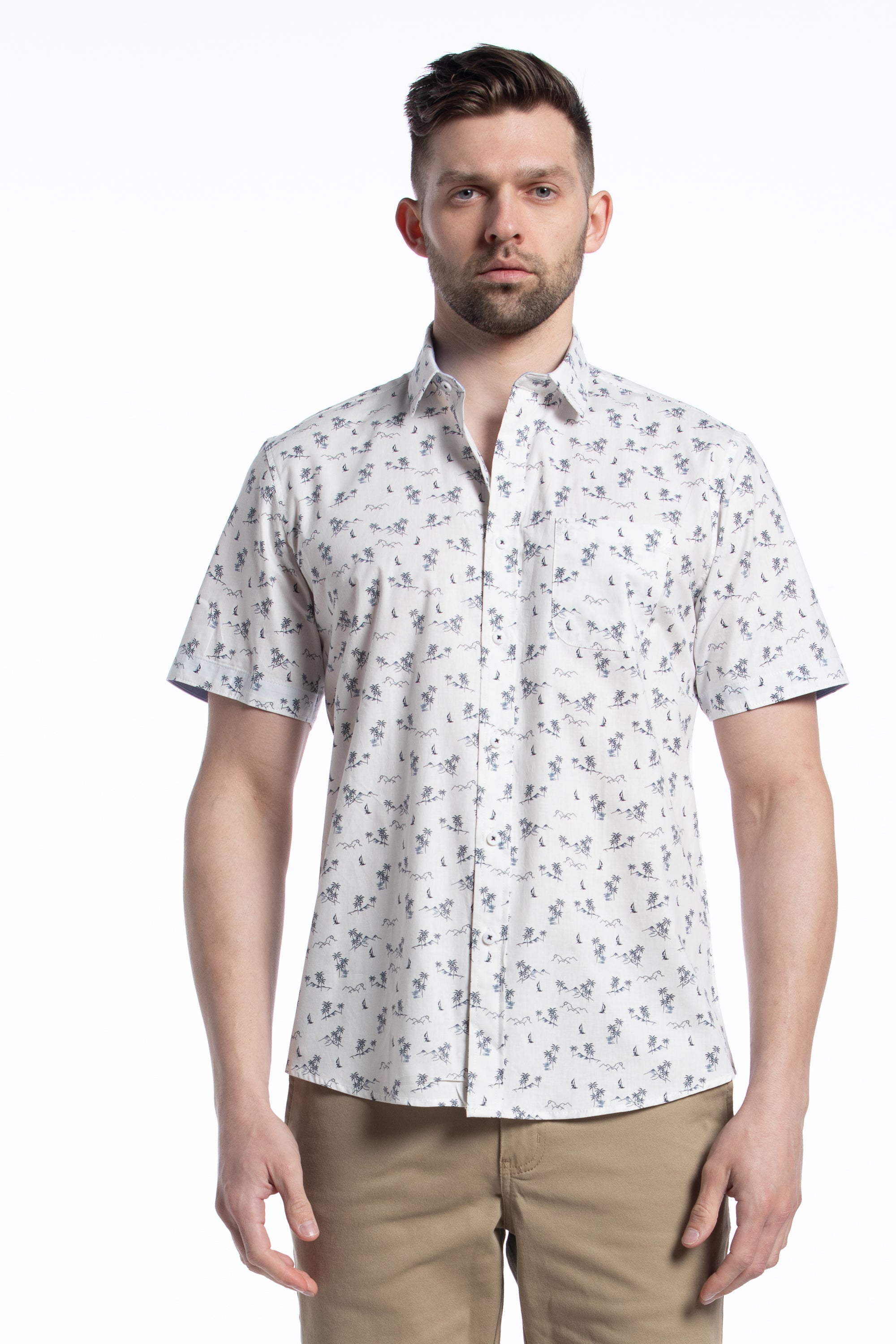 Chemise hawaïenne à manches courtes en blanc