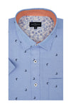 Chemise à manches courtes facile d'entretien Seville en bleu aviation avec imprimé voilier