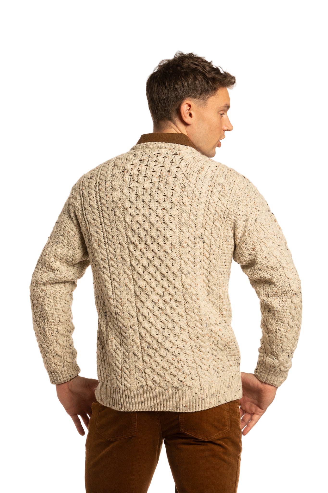 Pull ras du cou en laine peignée Connacht couleur avoine